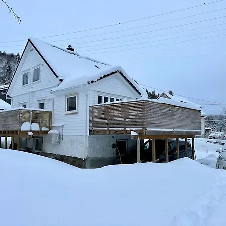 Holiday home Stort, Koselig Hus I Naturomrade Bergen