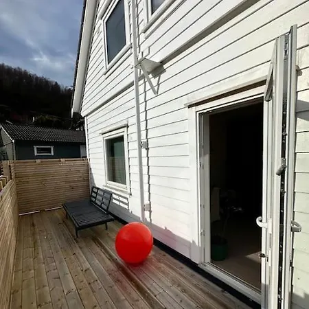 Holiday home Stort, Koselig Hus I Naturomrade *