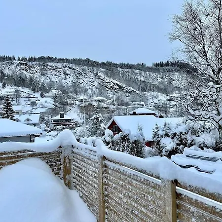 Stort, Koselig Hus I Naturomrade Holiday home Bergen